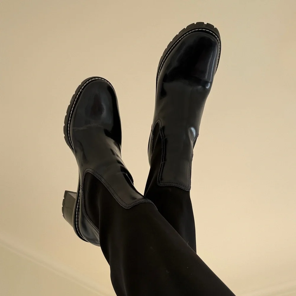 Tory Burch Elegant Black Knee-High Women's Boots - Picture 2 of 11